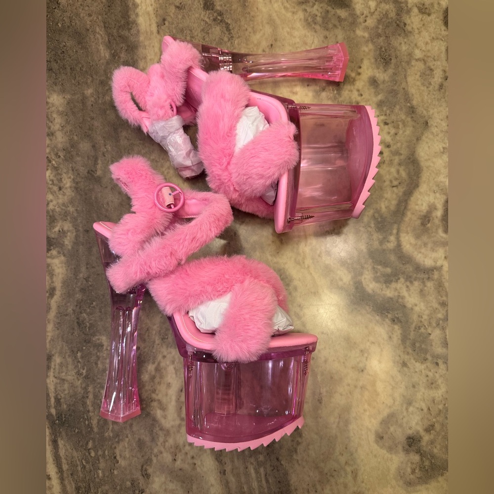 Club Exx Pink Platform Heels — Brand New in Box
Size: Women’s 9 (US)